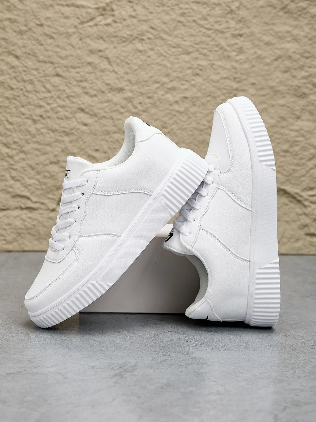 Fashion Leather Men White Sneakers Breathable Comfort Classic Casual Shoes Mens Women Outdoor Walking Shoes Couple Footwear Size