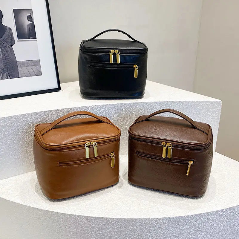 Leather Portable Makeup Case – Zip Closure, Multiple Compartments & Travel Bag