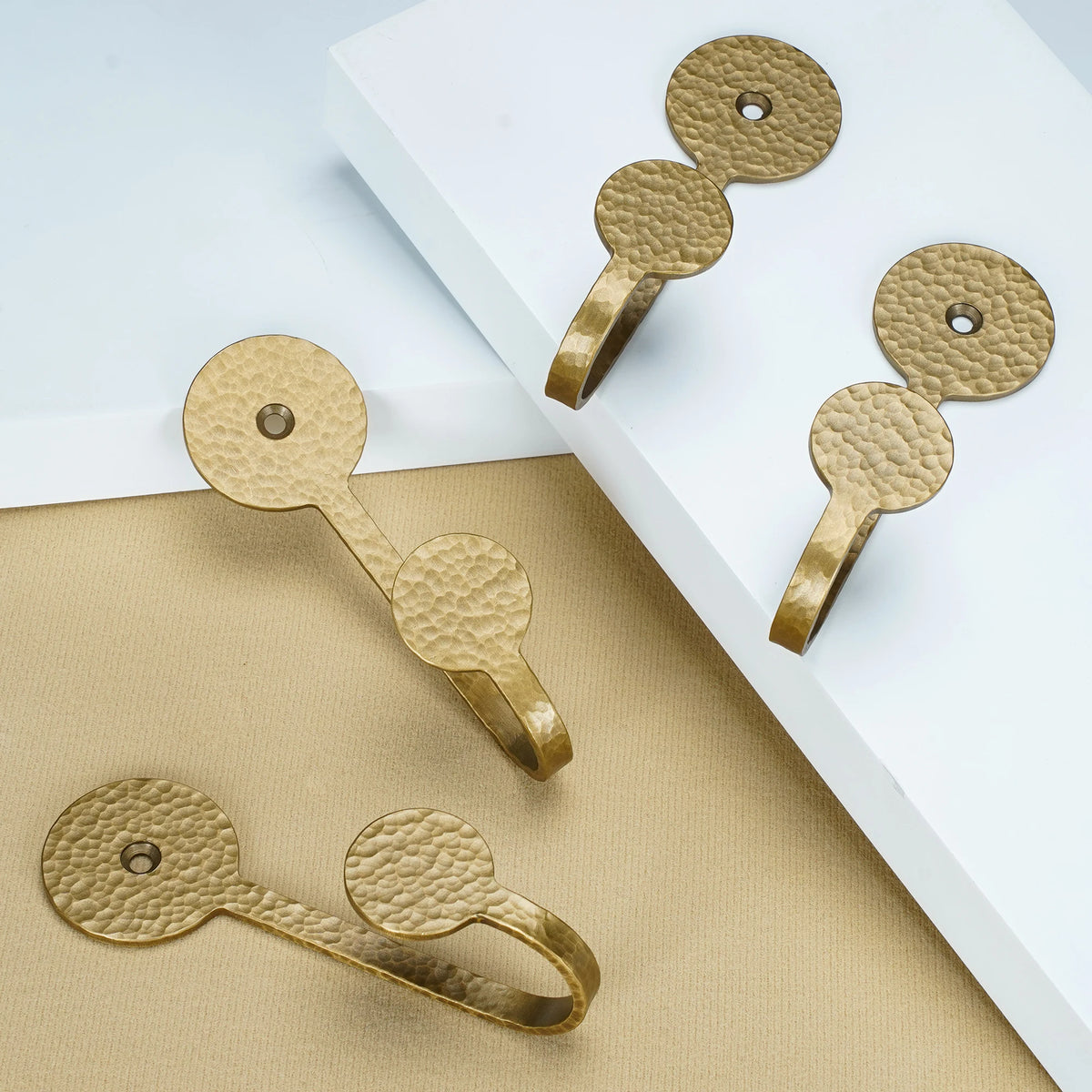 Antique Wall Mounted Clothes Hangers Solid Brass Coat Hats Bags Hooks Retro Towel Racks with Screws Bathroom Accessories1 pc