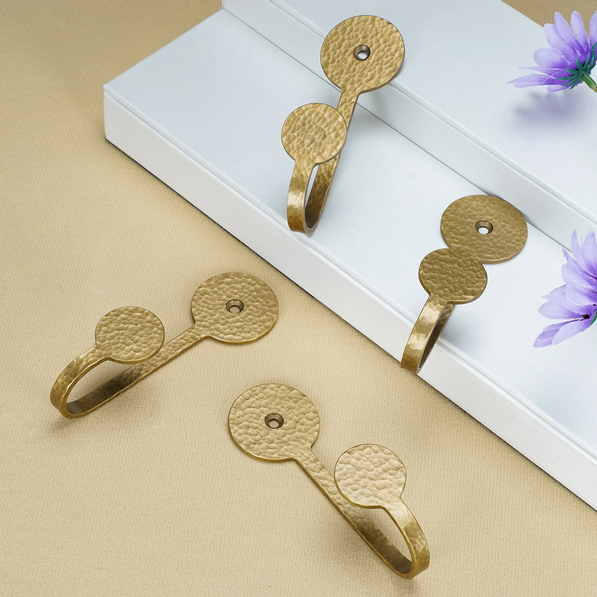 Antique Wall Mounted Clothes Hangers Solid Brass Coat Hats Bags Hooks Retro Towel Racks with Screws Bathroom Accessories1 pc
