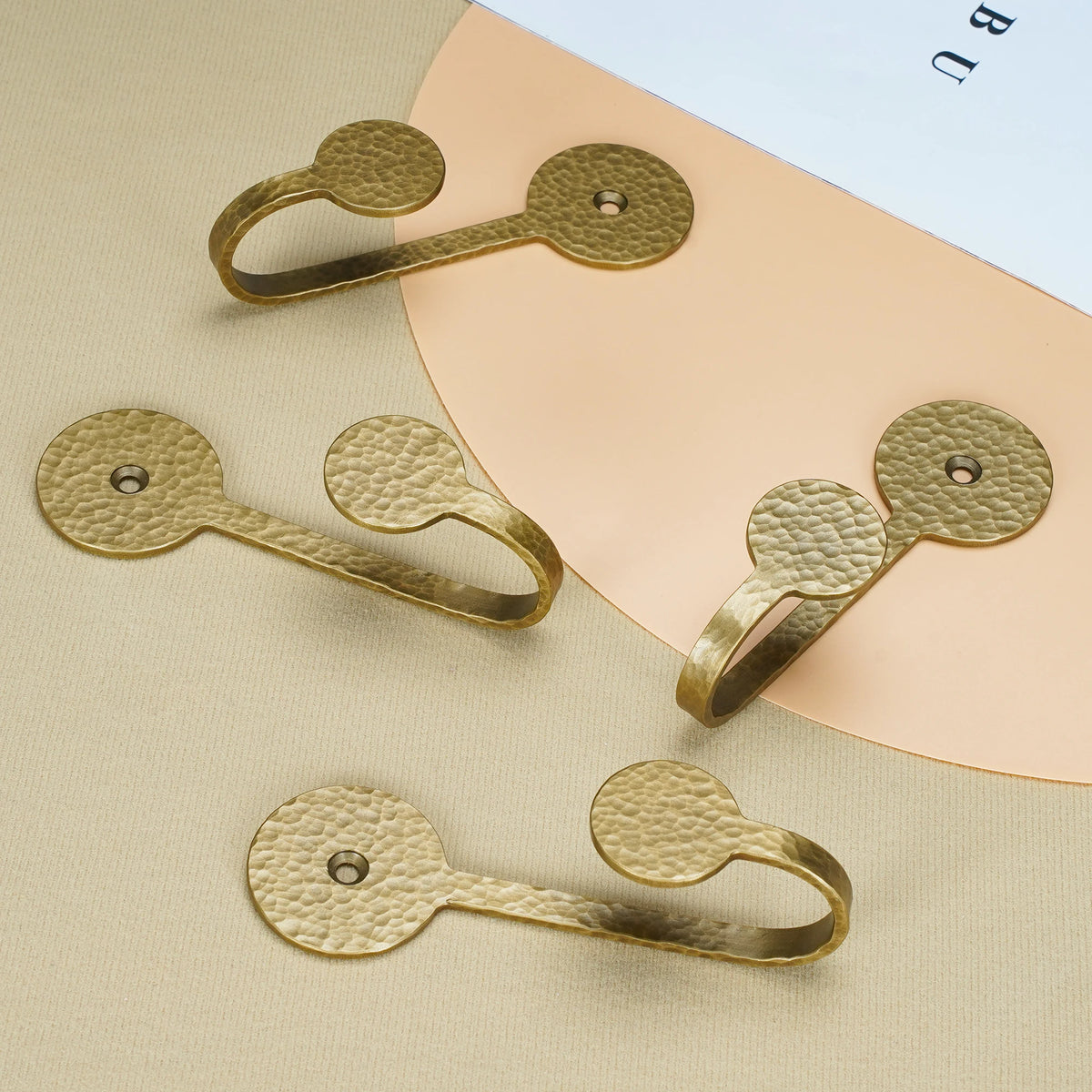 Antique Wall Mounted Clothes Hangers Solid Brass Coat Hats Bags Hooks Retro Towel Racks with Screws Bathroom Accessories1 pc